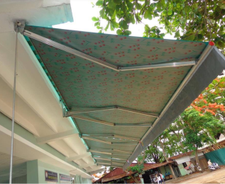  Mái hiên quay tay -  Giải Pháp Che Nắng Mưa Hiện Đại từ Công Ty Thành Công, Quảng Bình